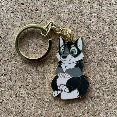 Wolf metal enamel keychain 