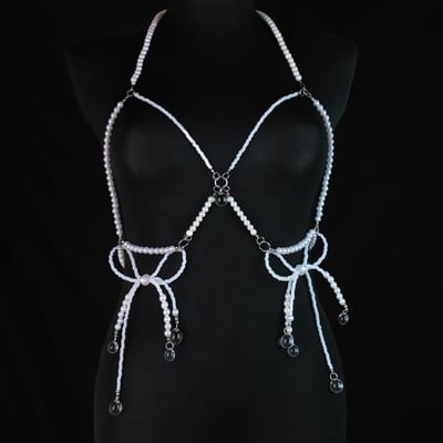 Sherliza bow frame beaded harness