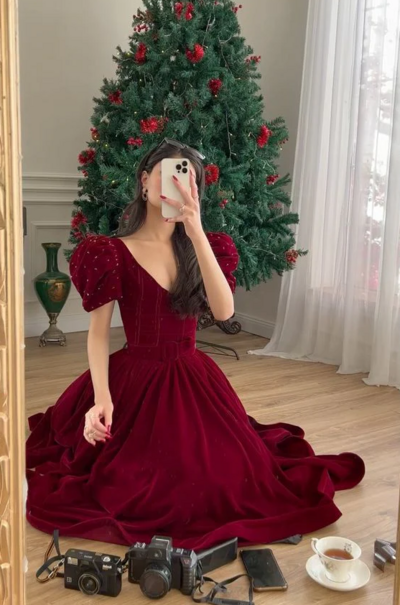 A Line Floor Length Dark Red Velvet V Neck Short Puff Sleeve Evening Dresses
