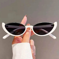 Trendy Fashion Small Cat Eye Sunglasses - Thumbnail 2