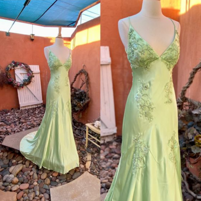 Mermaid green v neck long evening dresses - Thumbnail 2