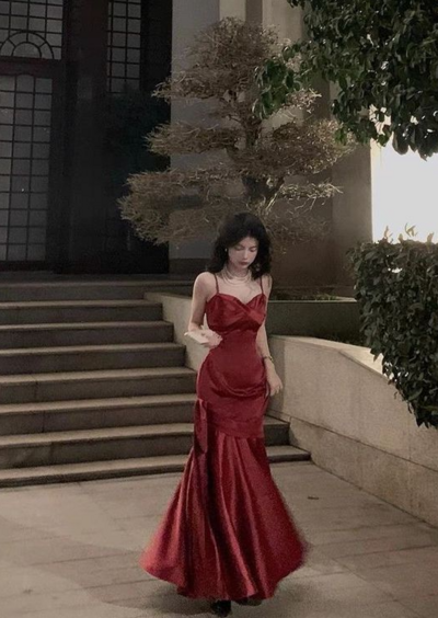 Spaghetti Straps Long Ruffled Wine Red Prom Dresses 