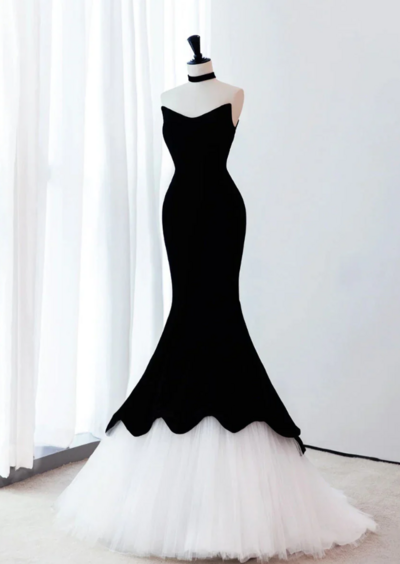 Mermaid Black Velvet V Neck Lace Up Prom Dresses