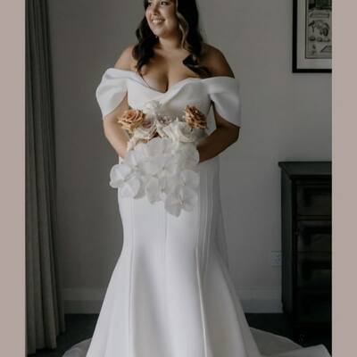 Elegant plus size off the shoulder wedding dress bridal dress wedding gown