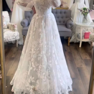 Modest long sleeve lace applique classic a-line wedding dress 