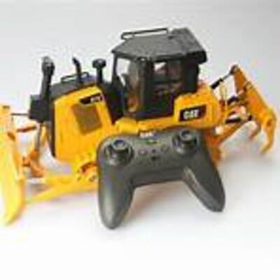 Diecast masters dcm25002 1/24 scale rc caterpillar dozer d7e track type tractor