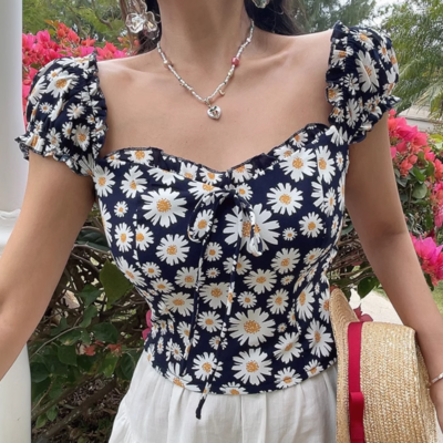 Retro pastoral style printed square neck puff sleeve slim fit top