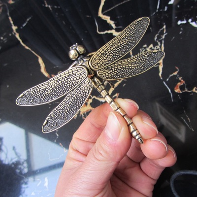 Artistic brass dragonfly statue - removable wings, perfect for home decor and collectors (buy 1 get 1 free)