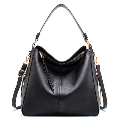 Women‘s leather handbag shoulder bag black