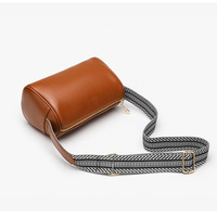 Ladies' Soft Leather Shoulder Bag Brown - Thumbnail 2