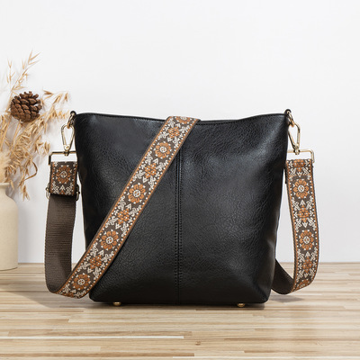 Women shoulder bag vintage crossbody purse handbag with leopard guitar strap hobo bag black - Thumbnail 3