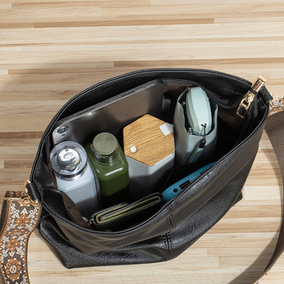 Women shoulder bag vintage crossbody purse handbag with leopard guitar strap hobo bag black