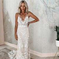 Sexy Sheath Lace Wedding Dress Bridal Gown Wedding Gown - Thumbnail 1
