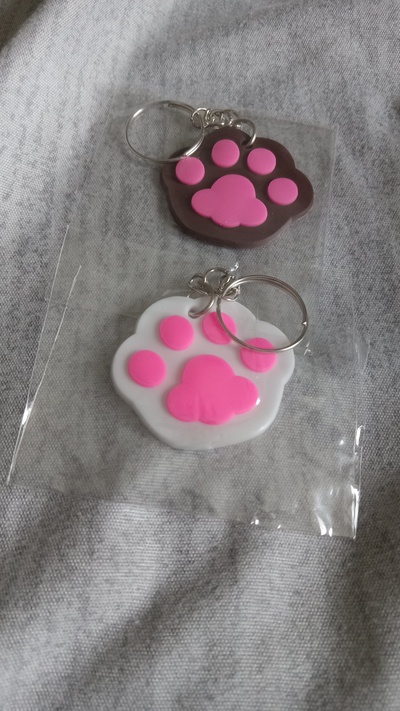 Cute Paw Keychains for Cat and Dog Lovers