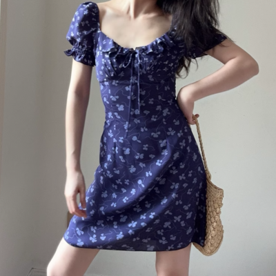 Square neck collarbone revealing puff sleeve printed a-line dress