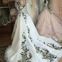 Elegant Ball Gown Lace Appliques Wedding Dress Bridal Gown Wedding Gown - Thumbnail 1
