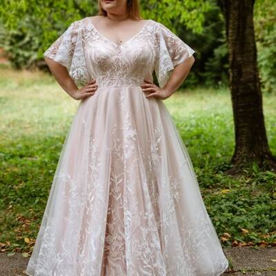 Plus size ball gown short sleeve lace appliques wedding dress bridal gown wedding gown