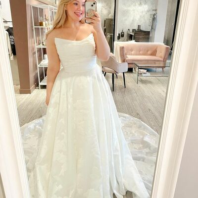 Plus size ball gown sleeveless wedding dress bridal gown wedding gown