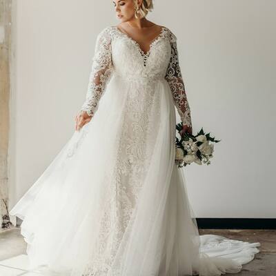 Plus size ball gown long sleeve lace appliques wedding dress bridal gown wedding gown