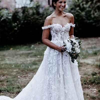 Elegant off the shoulder lace appliques wedding dress bridal gown wedding gown