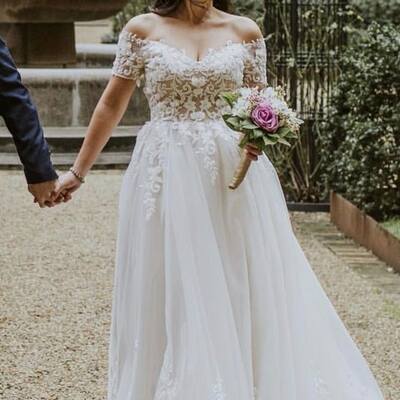 Elegant a line lace appliques wedding dress bridal gown wedding gown