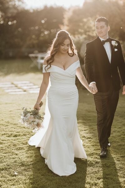 Elegant Mermaid Off the Shoulder Beach Boho Wedding Dress Bridal Gown Wedding Gown