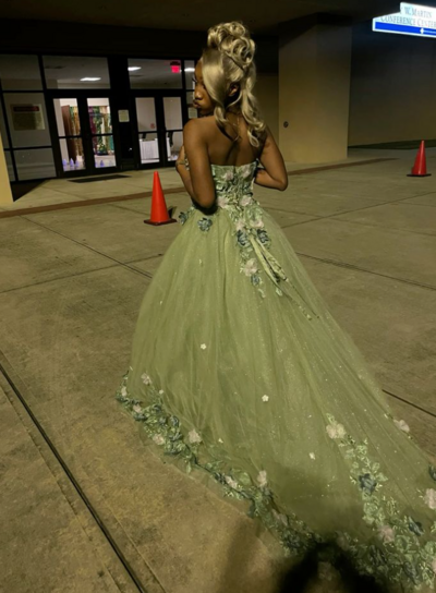 Sweetheart Green Tulle Long Prom Dress with Appliques