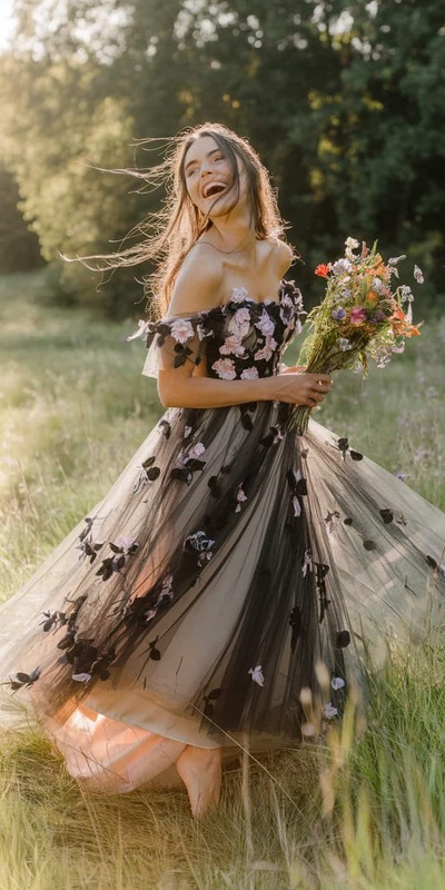 Black Pink 3D Handmade Flowers A Line Off the Shoulder Wedding Dress Bridal Gown Wedding Gown