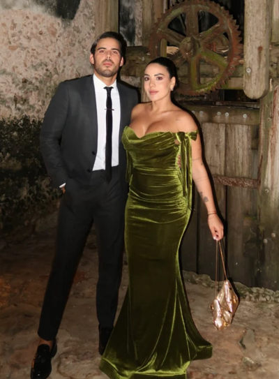 Elegant Mermaid Off the Shoulder Green Velvet Evening Dresses With Lace Up