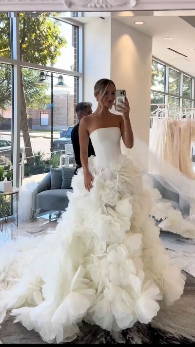 Luxury Ball Gown Tiered Wedding Dress Bridal Gown Wedding Gown