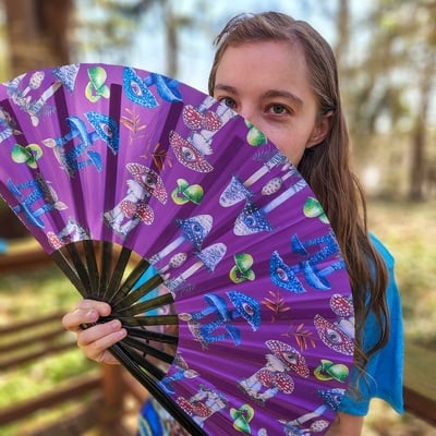 "mushrooms" bamboo fan - Thumbnail 1