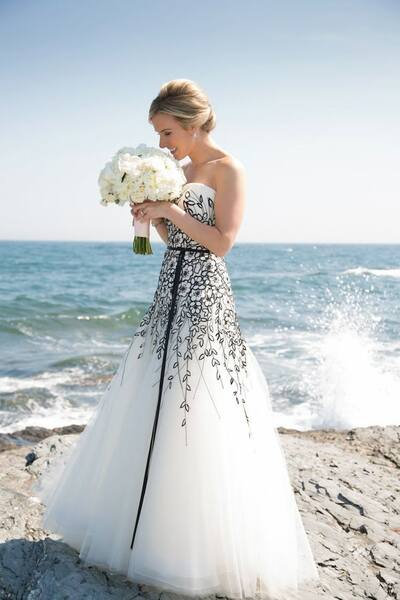 A Line Black Appliques Wedding Dress Bridal Gown Wedding Gown
