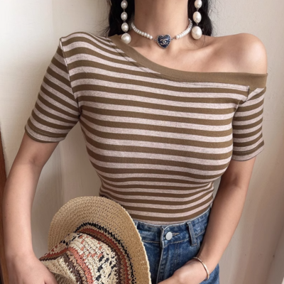 Off-the-shoulder asymmetric tight top striped short-sleeved t-shirt