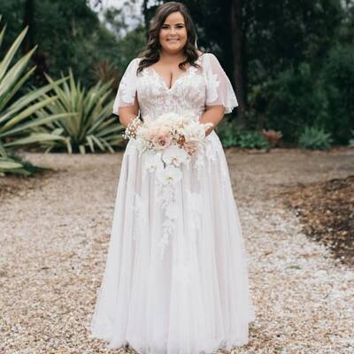 Plus size a line romantic appliques wedding dress bridal gown wedding gown