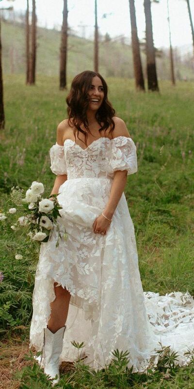 Elegant Off the Shoulder Lace Beach Boho Wedding Dress Bridal Gown Wedding Gown