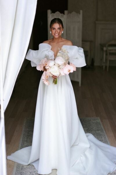 Elegant Off the Shoulder Beach Boho Wedding Dress Bridal Gown Wedding Gown