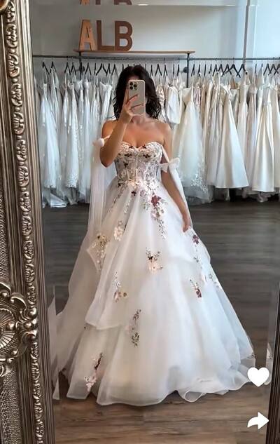 Ball Gown Tulle Lace Appliques Wedding Dress Bridal Gown Wedding Gown