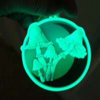 Green glow in the dark mushroom and moon keychain - Thumbnail 1