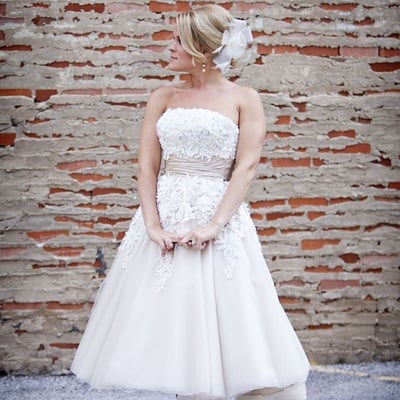 Simple a line tea-length lace appliques wedding dress bridal gown wedding gown