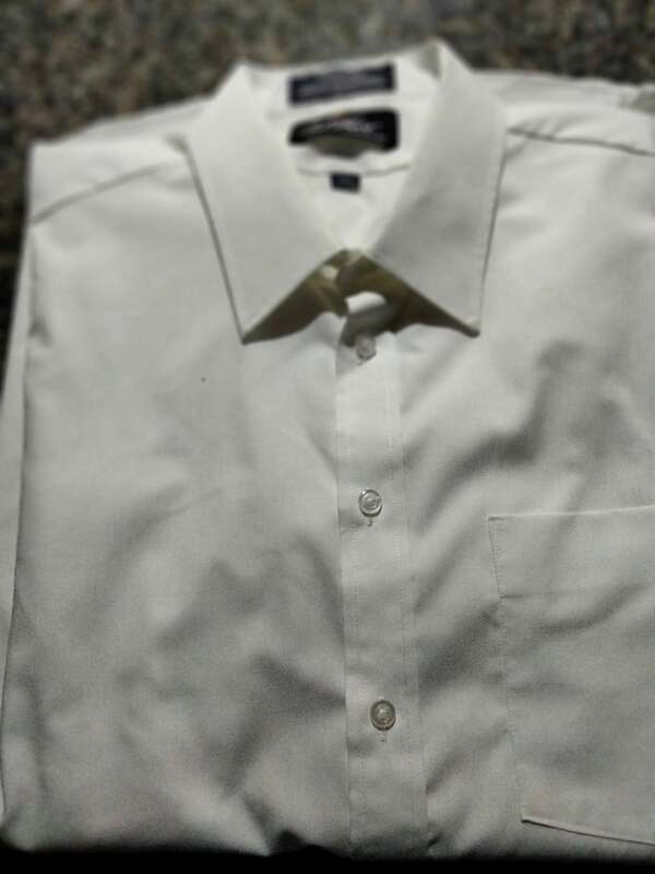 Bill Blass Signature size 17 1/2 White Shirt