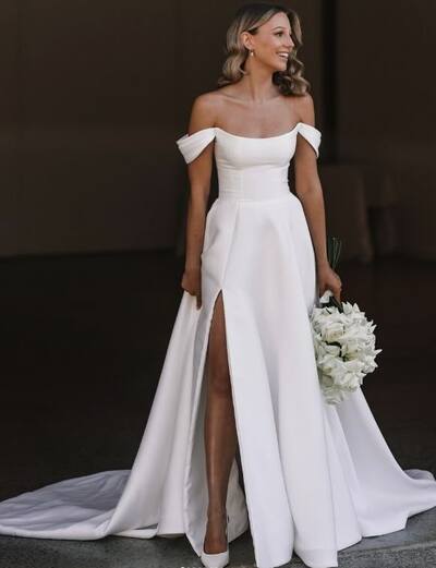 Simple A Line Off the Shoulder Wedding Dress Bridal Gown Wedding Gown