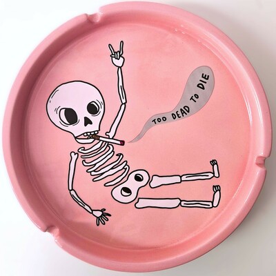 Ceramic art by laurina paperina "too dead to die"