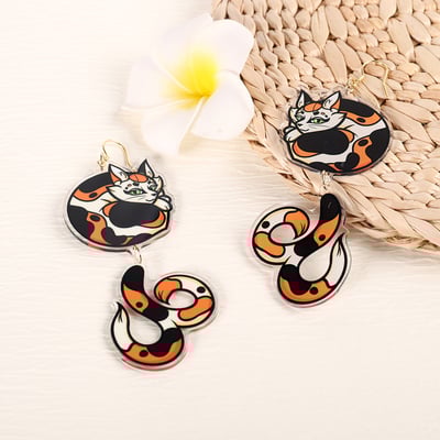 Animal earrings - Bakeneko - Two Tailed Cat