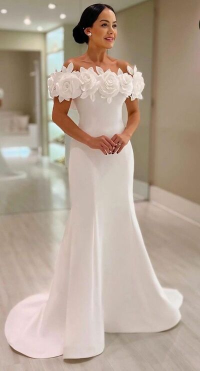 Simple Sheath Off the Shoulder Handmade Flowers Wedding Dress Bridal Gowns