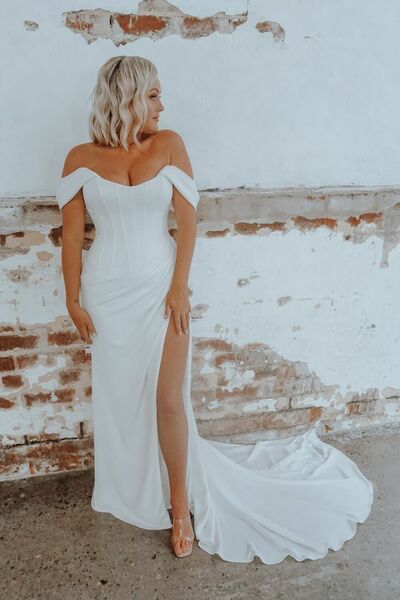 Simple Sheath Off the Shoulder Wedding Dress Bridal Gowns