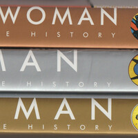 Chronicle Books Wonder Woman: The Complete History by Les Daniels 2000 hardcover - Thumbnail 4