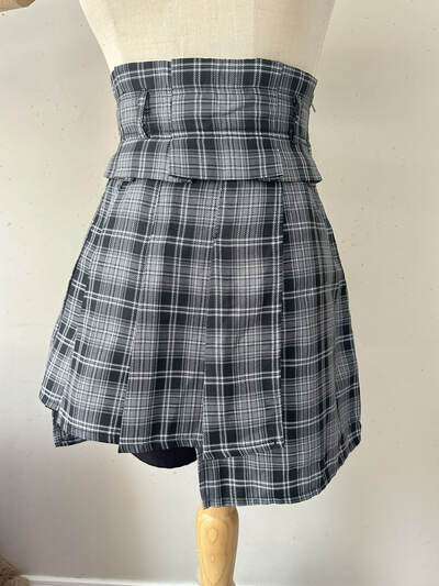 BUBBLES HARAJUKU Grey Asymmetrical Pleated Skirt