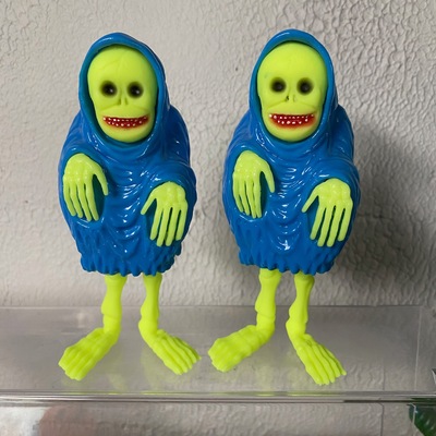 The creep (blue and yellow)