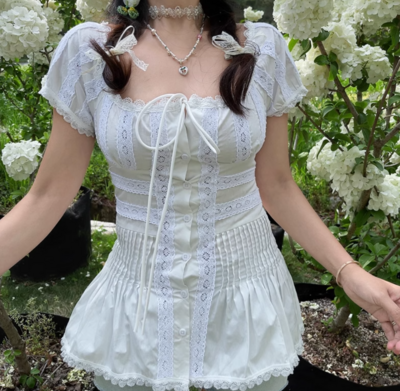 Heavy lace square neck patchwork slim fit pleated top