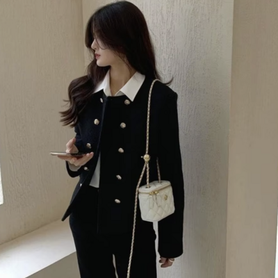 Mini timeless patent leather vanity case - Thumbnail 3